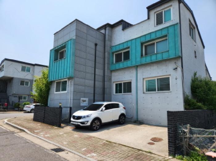 목록1 대지 주차장 및 목록2 전경