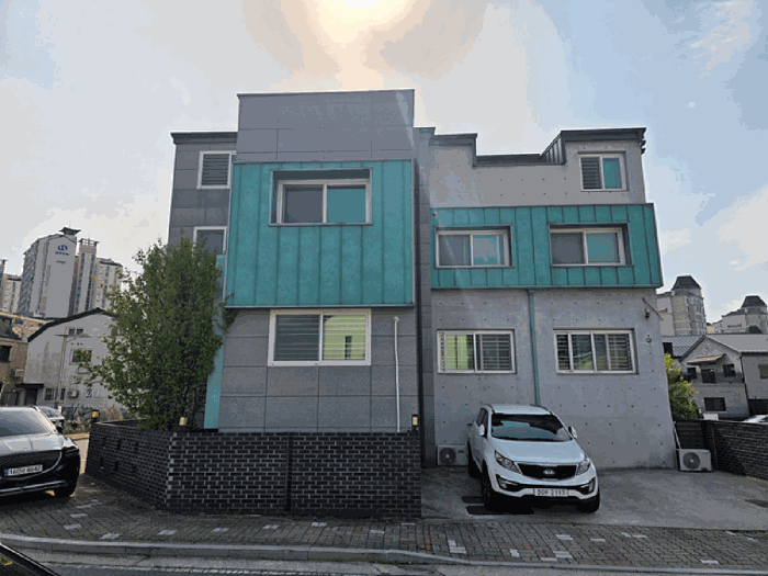 본건 전경(동측 촬영)