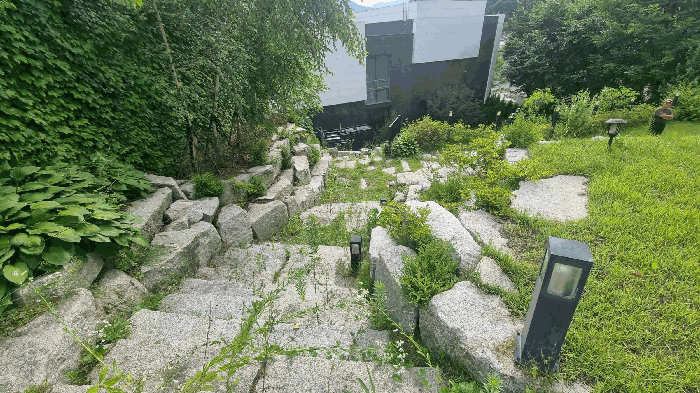 본건지상 돌계단