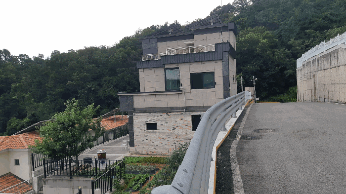 본건 북동측면 전경