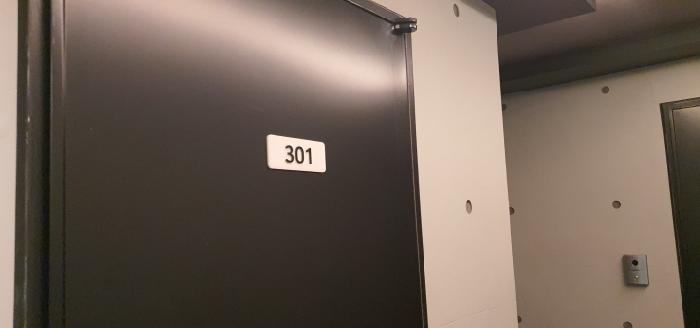 301