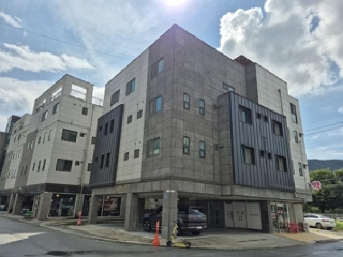 이 사건 토지 및 건물