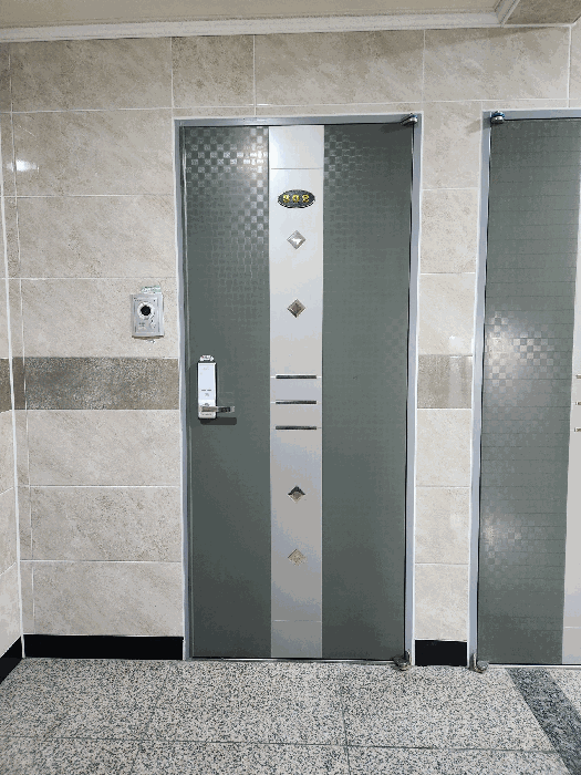 3층 302호