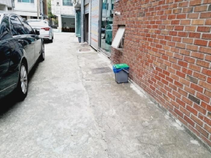 이사건 건물 인접도로
