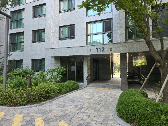 1층 공동 출입구