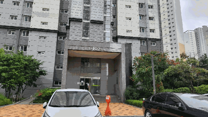 출입구전경