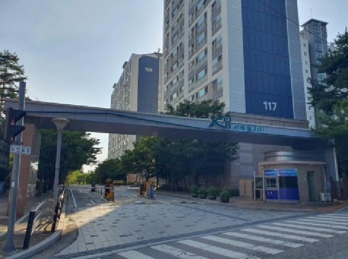 아파트 출입구