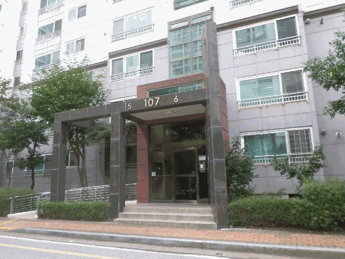 107동 5호,6호 라인 입구