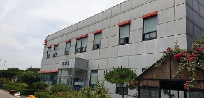 4번 부동산 건물 모습