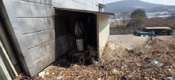 목록8.에 접한 제시외 조립식판넬시설물