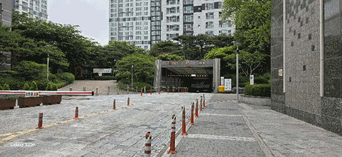 주차장 출입구