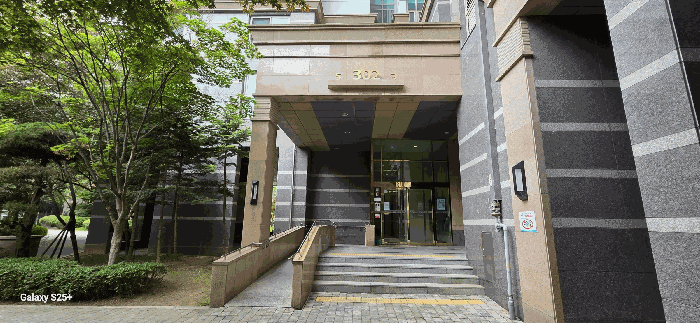 동 출입구