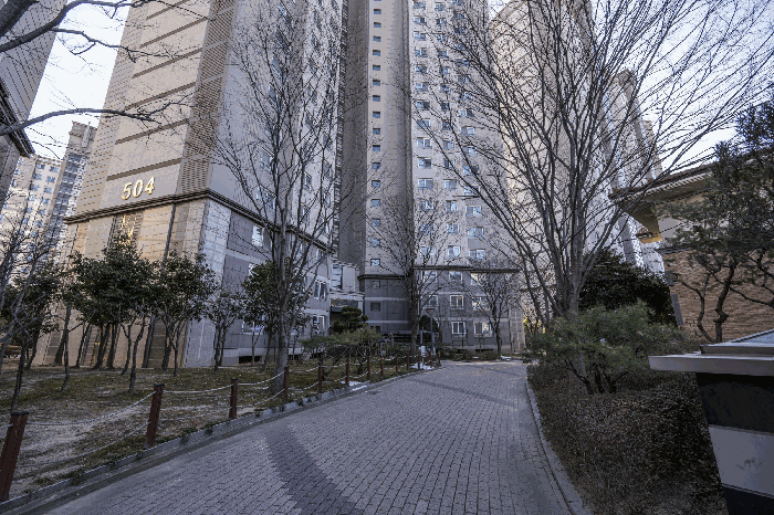 본건 성덕마을대방노블랜드5차아파트 504동