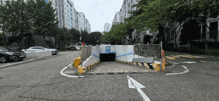 주차장출입구