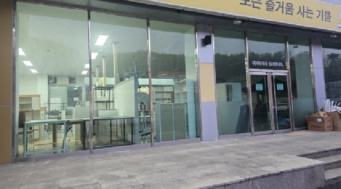 배수목의 오픈박스와 2층 입구의 전경