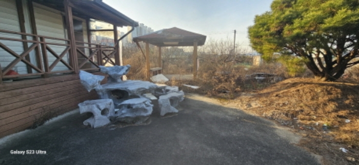 조경석 및 조경수, 정자
