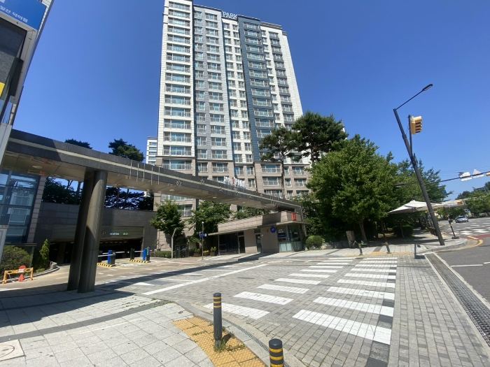 아파트 단지 정문