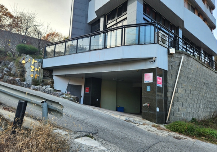 지1층 현관