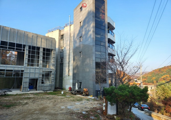 본건 전경(서측)