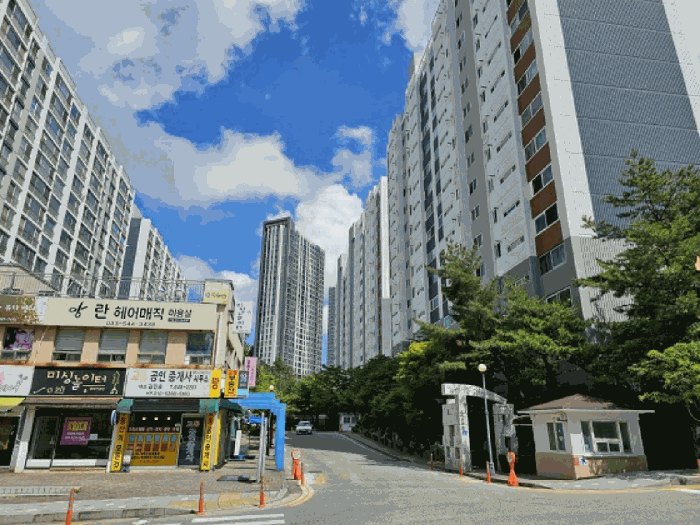 본건 아파트단지 전경