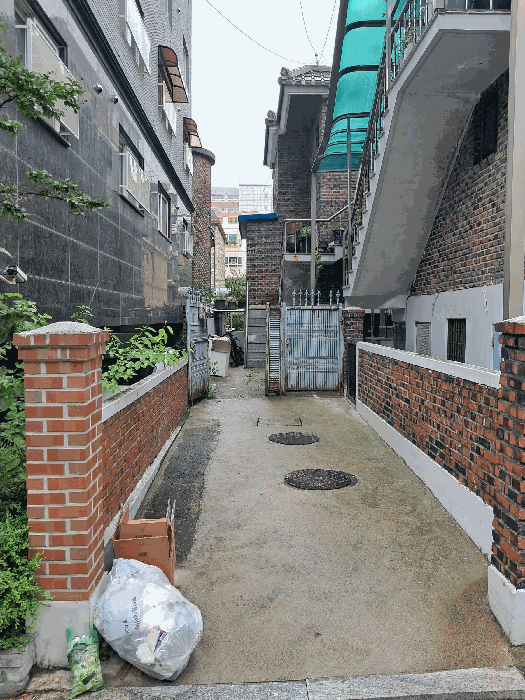 본건 1층 대문