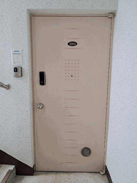 창동2차현대아파트 202동 23층 2304호 출입구