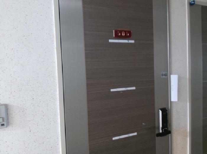 * 본건 목적물 전경(505호 현관문)
