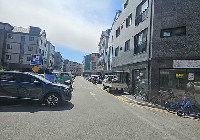 본건 건물 도로변 전경 
