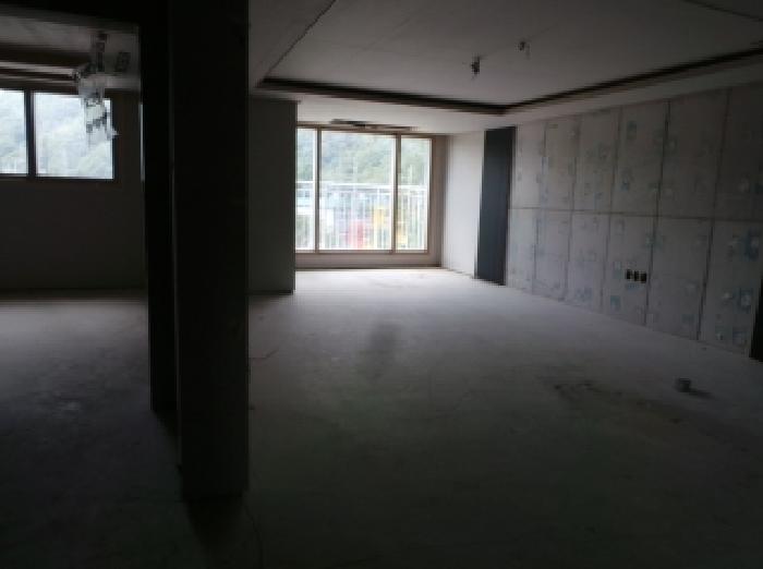 기호 10번(4층 402호) 내부