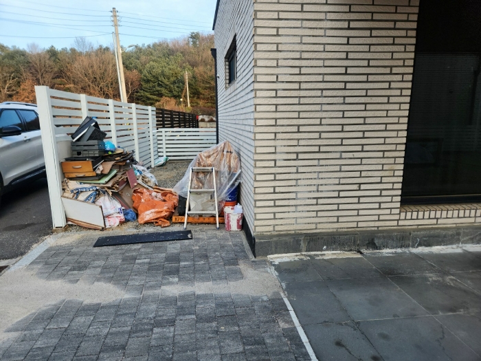 본건 내 적치물