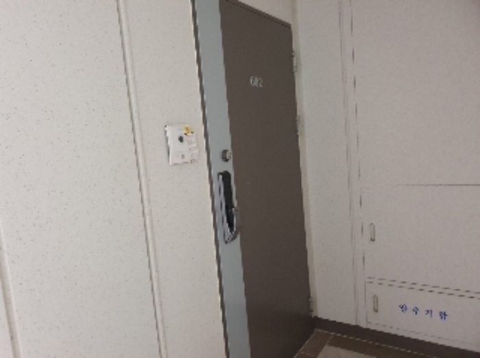 세대 출입문1
