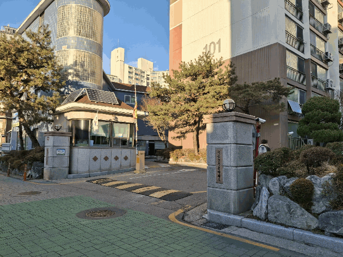 주출입구