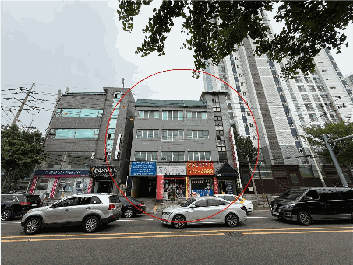 본건 전경 - 서측에서 촬영