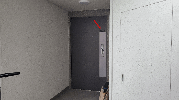 본건출입구