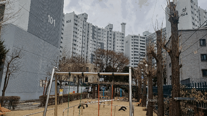 [본건 아파트단지 내부]