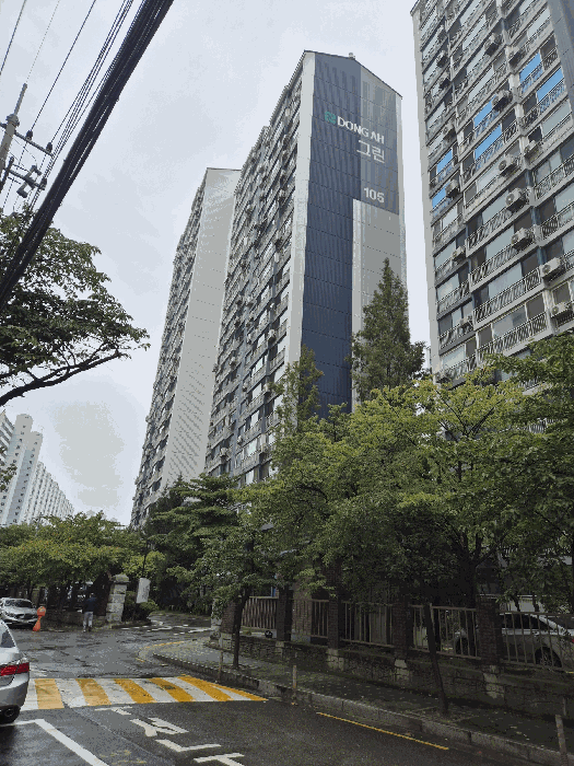 동아그린아파트 제105동(남동측에서 촬영)