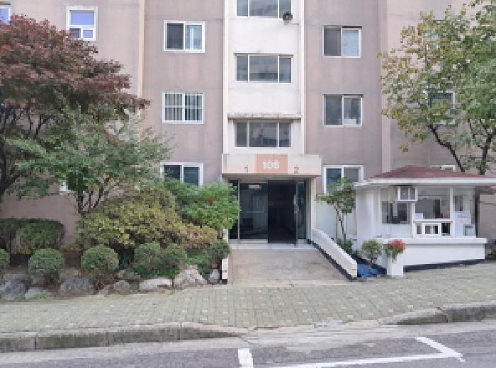 공동 출입구 