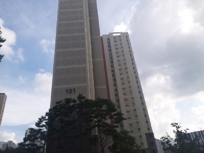 * 본건 목적물 소재 동 전경