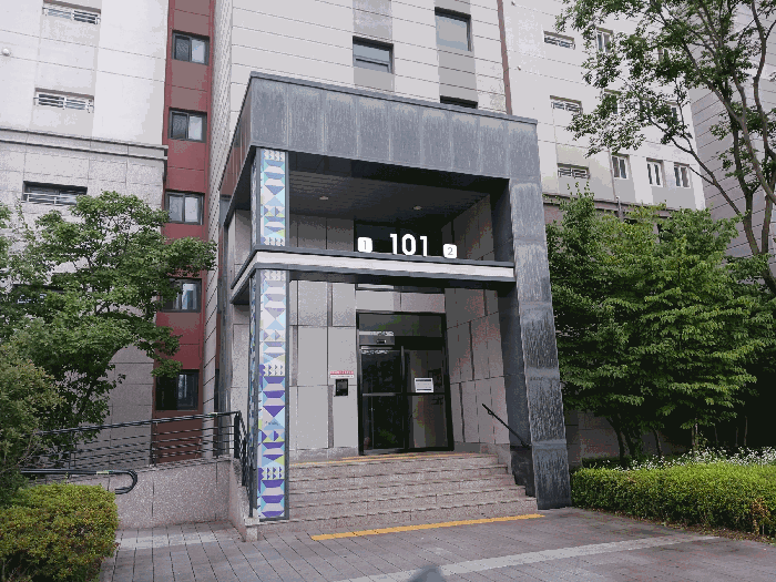 대상물건 101동 외부 출입문