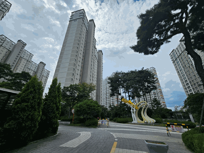 본 건 단 지 전 경