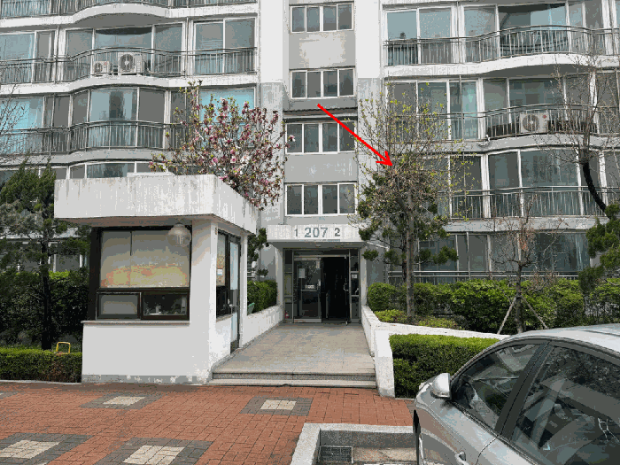동 출입구