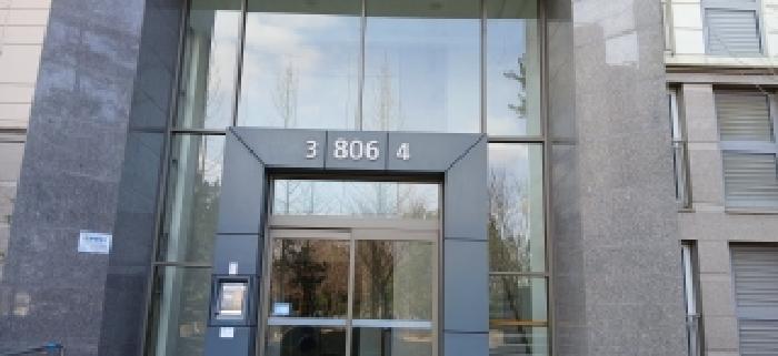 806동 출입구