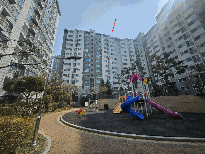 본건 소재 건물 전경