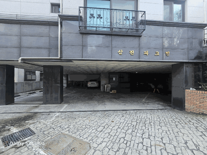 일층 주차장