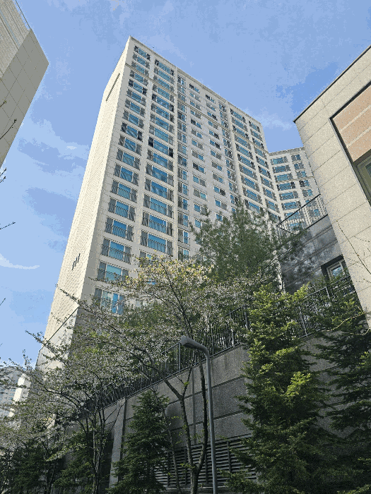 [본건 공덕자이 제111동 전경]
