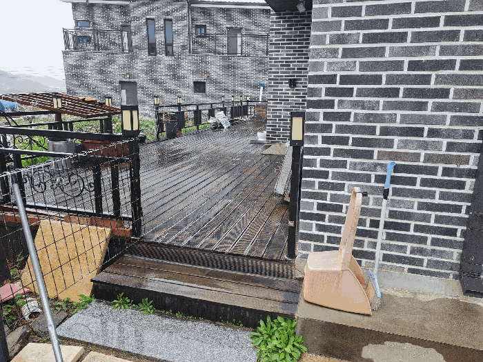 제시외물건 ㉡목제 데크(대상물건15에 부합)