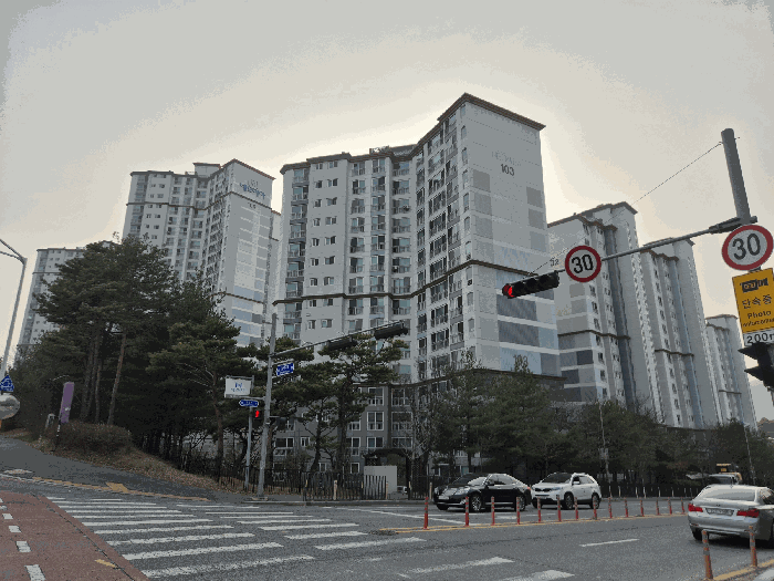 본건 103동 전경