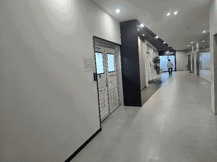 10층 복도 전경(9~16)