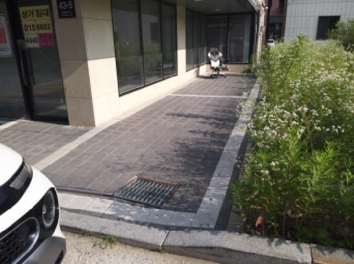 * 본건 목적물 전경(주차시설)