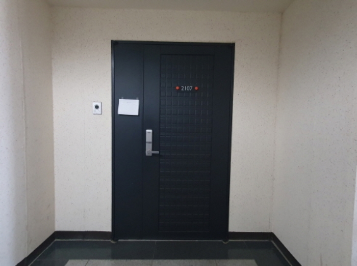 세대현관 출입구